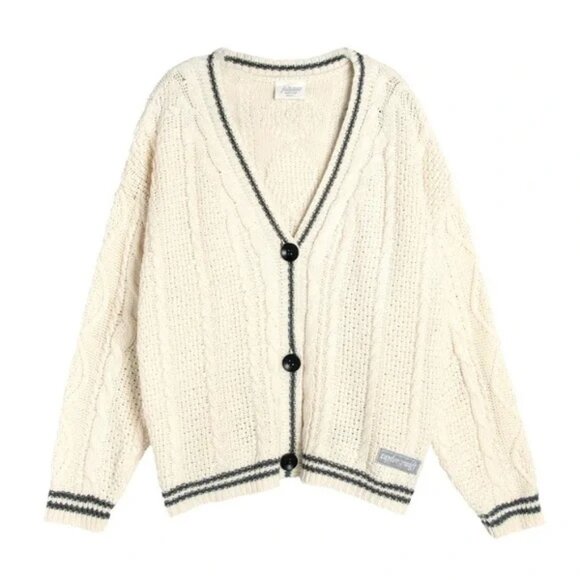 ✨ NWT TAYLOR SWIFT FOLKLORE CARDIGAN - Picture 4 of 8